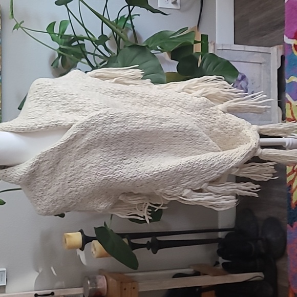 Scarf...wrap - Picture 2 of 4